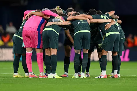 دقيقة بدقيقة.. فياريال 0-0 مانشستر سيتي.. هدف ضائع  